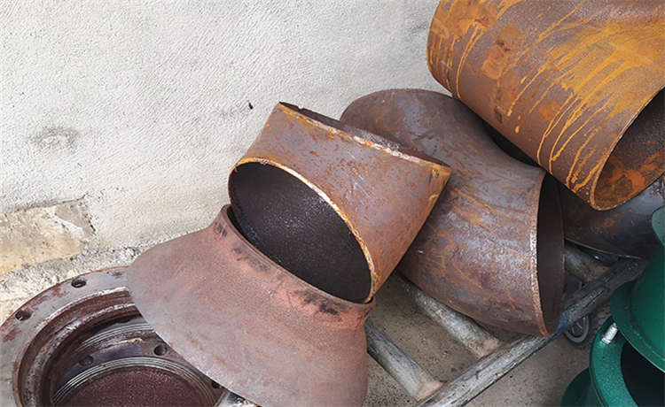 20厚鋼立柱加工廠家,排水螺旋鋼管,1824mm螺旋管,鋼材場400mm螺旋管